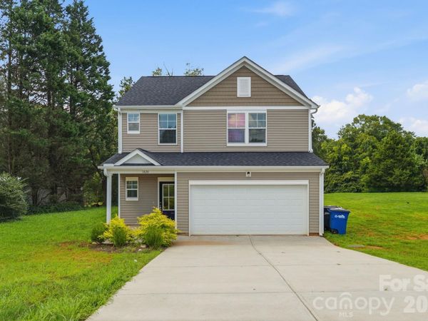 1820 Safriet Road , Statesville, NC 28677