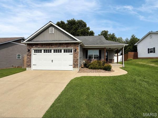 304 Kinley Drive, Farmington, MO 63640