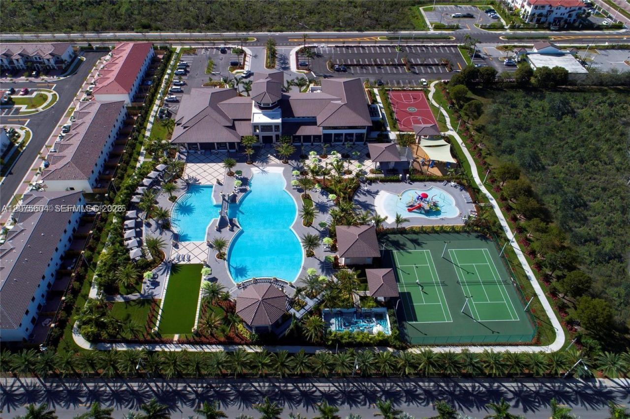 8945 NW 98th Ave , Doral, FL 33178 Photo