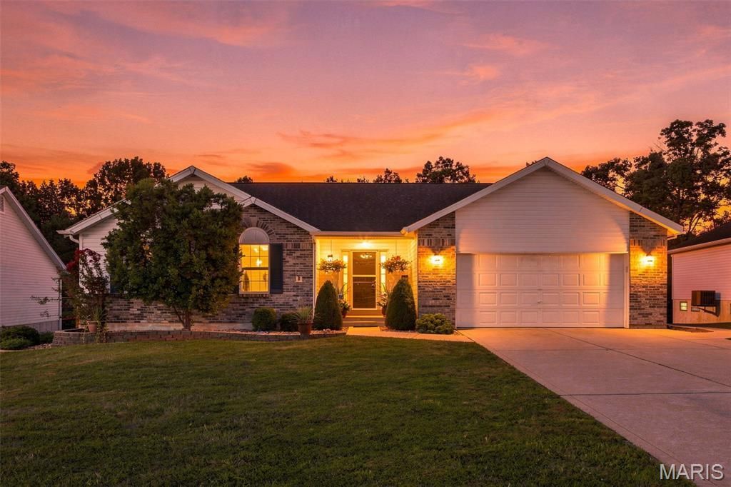 1018 Reddington Timbers Drive, Saint Charles, MO 63304 Main Photo