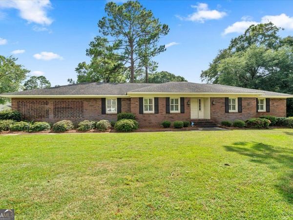1200 Chennault Drive, Dublin, GA 31021