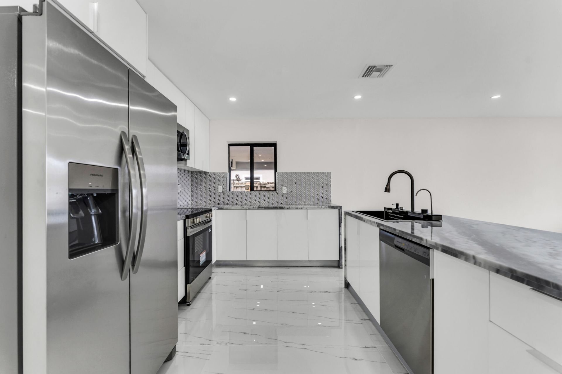 1252 NW 172nd Terrace, Miami Gardens, FL 33169 Photo