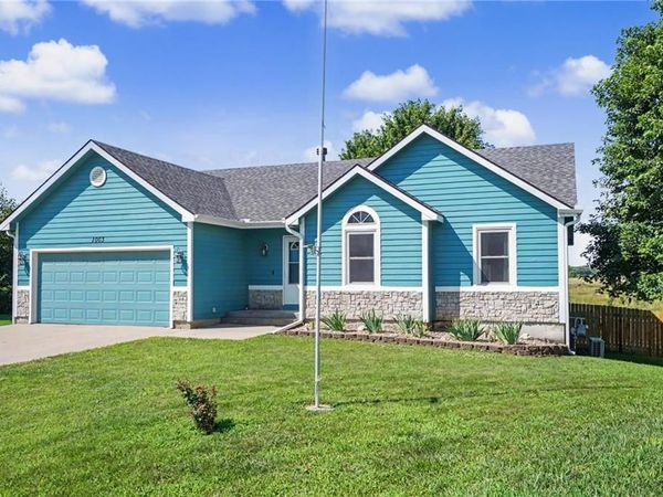 1003 Lisa Court, Baldwin City, KS 66006
