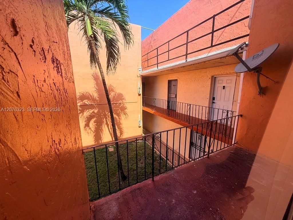 1300 W 47th Pl, Unit 216A, Hialeah, FL 33012 Photo