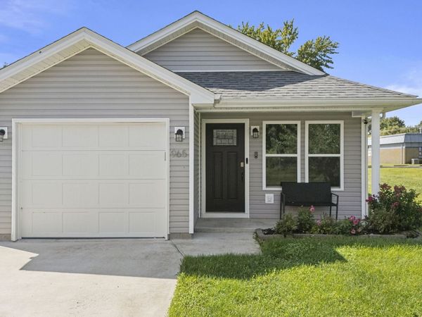 965 Wooded Trail , Scottsburg, IN 47170