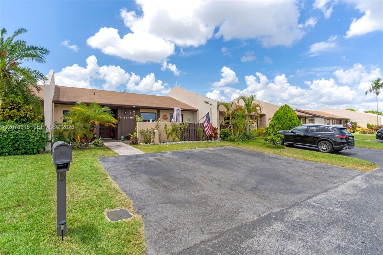12202 SW 111th Ln, Miami, FL 33186 Photo