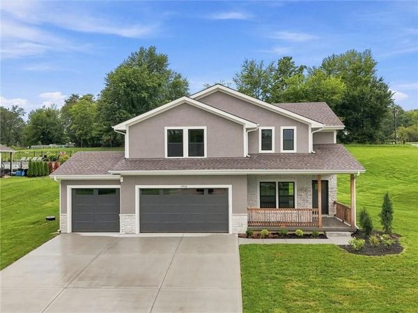 13522 Oakridge Drive, Kearney, MO 64060