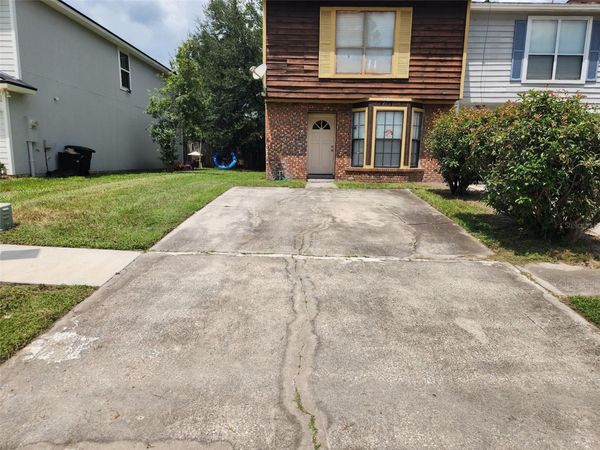 5565 N CABOT DRIVE , JACKSONVILLE, FL 32244