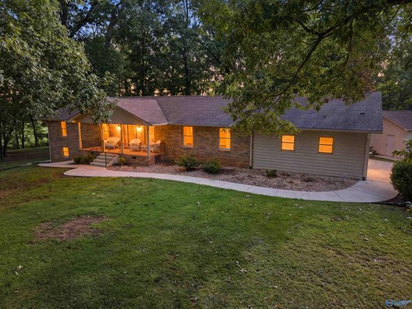 8516 Moores Mill Road, Meridianville, AL 35759