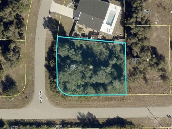 139 Preston ST , LEHIGH ACRES, FL 33974