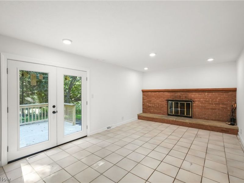 1091 Nina Lane, Akron, OH 44333 Photo 6