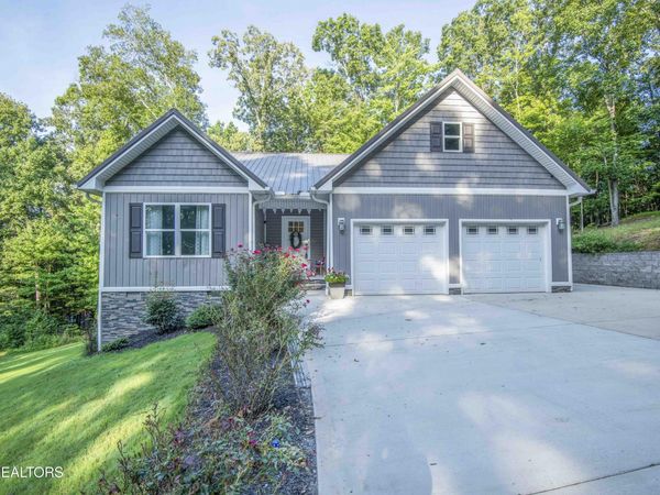 125 Van Stowe Rd, Harriman, TN 37748