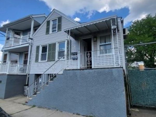 33 Alva St, Bloomfield, NJ 07003