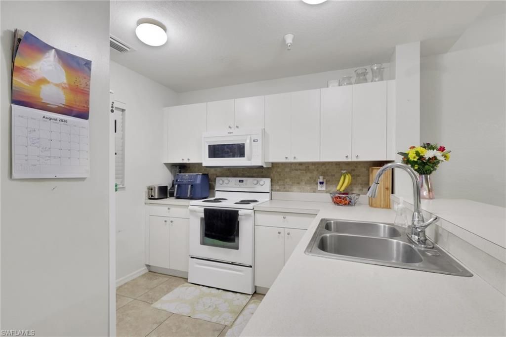 4520 Botanical Place Cir , Unit 204, Naples, FL 34112 Photo