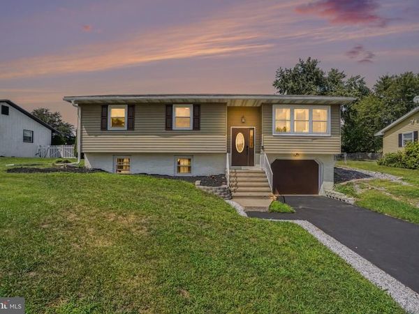 3220 S SCENIC ROAD, HARRISBURG, PA 17109