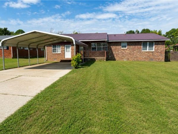 1002 Sunshine Avenue , Green Forest, AR 72638