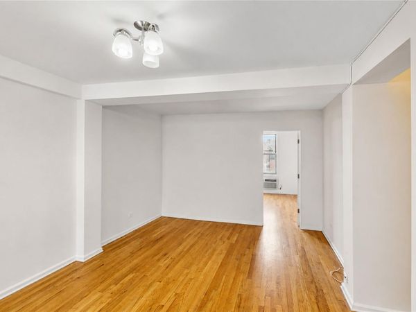 60-11 Broadway , Unit 3L, Woodside, NY 11377