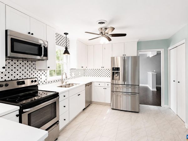 208 SURREY RD, Charlottesville, VA 22901