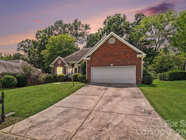 8202 Stevens Mill Road , Matthews, NC 28104