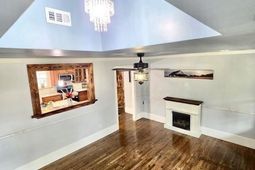308 S Liberty photo 4