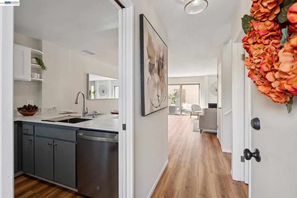 1129 Island Drive, Alameda, CA 94502 Main Photo