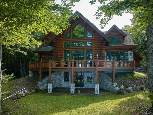 9920 Shore Drive, Onota Twp, MI 49806