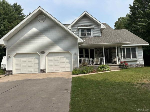 1411 Copper Drive, Hancock, MI 49930