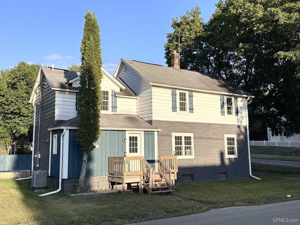500 E B Street, Iron Mountain, MI 49801