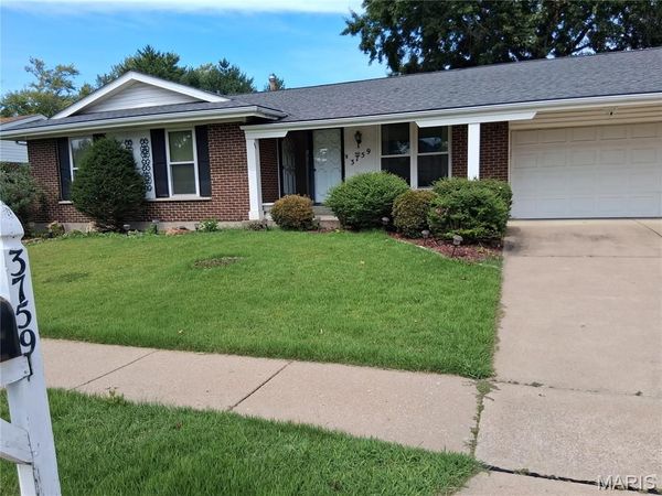 3759 Hirondelle Lane, Florissant, MO 63034