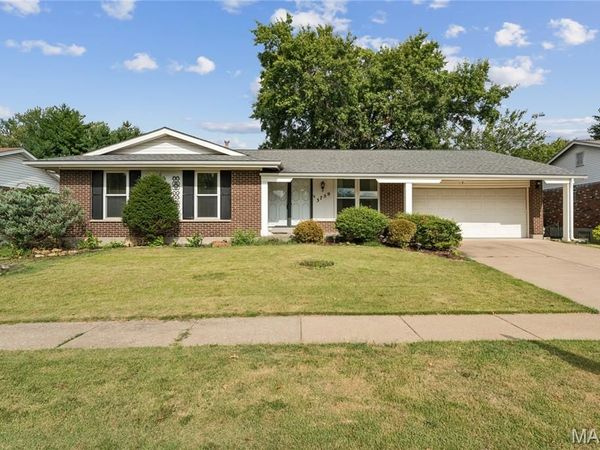 3759 Hirondelle Lane, Florissant, MO 63034