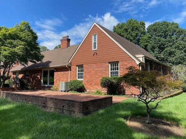 5524 Highfields RD, Roanoke, VA 24018