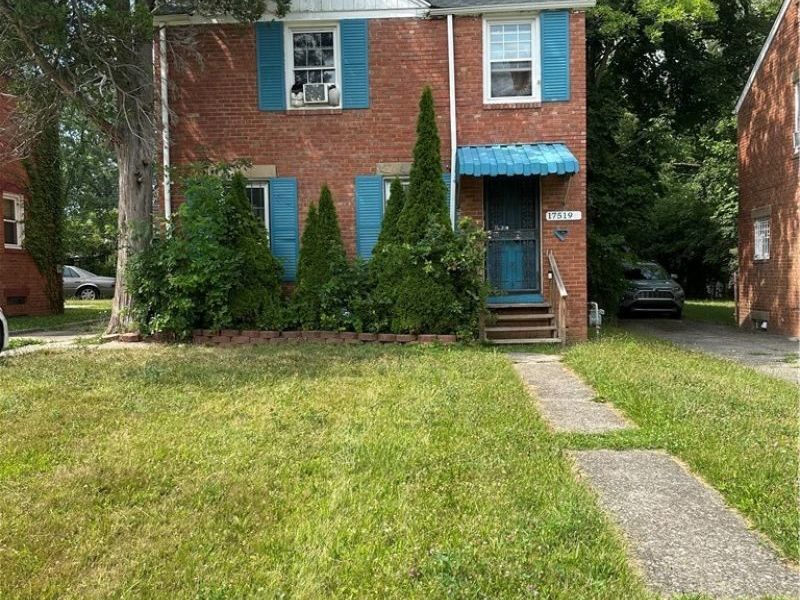 17519 Throckley Avenue, Cleveland, OH 44128 Photo 2