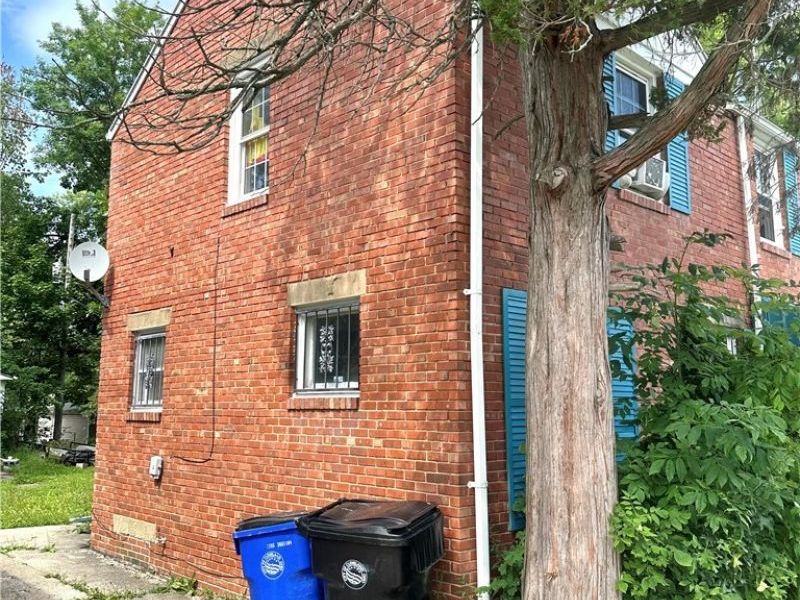 17519 Throckley Avenue, Cleveland, OH 44128 Photo 4