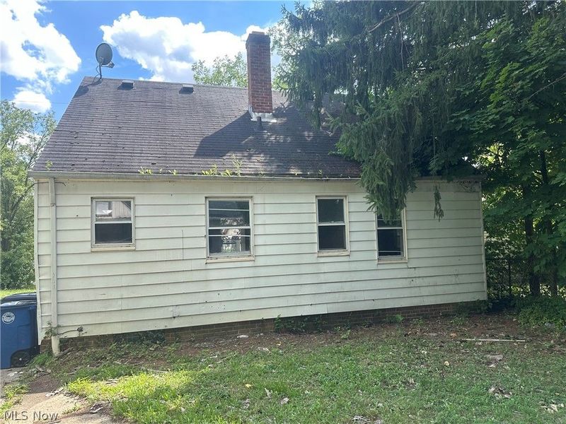 16015 S Lotus Drive, Cleveland, OH 44128 Photo 5