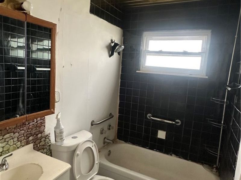 4549 Lee Road, Cleveland, OH 44128 Photo 14