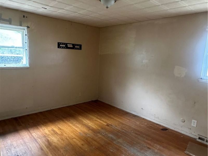 4549 Lee Road, Cleveland, OH 44128 Photo 17