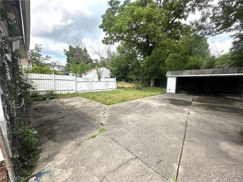 4549 Lee Road, Cleveland, OH 44128 Photo 4