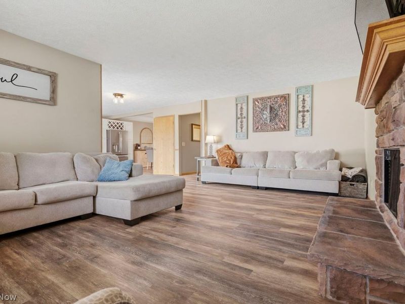 1275 Cheverton Avenue, Louisville, OH 44641 Photo 14