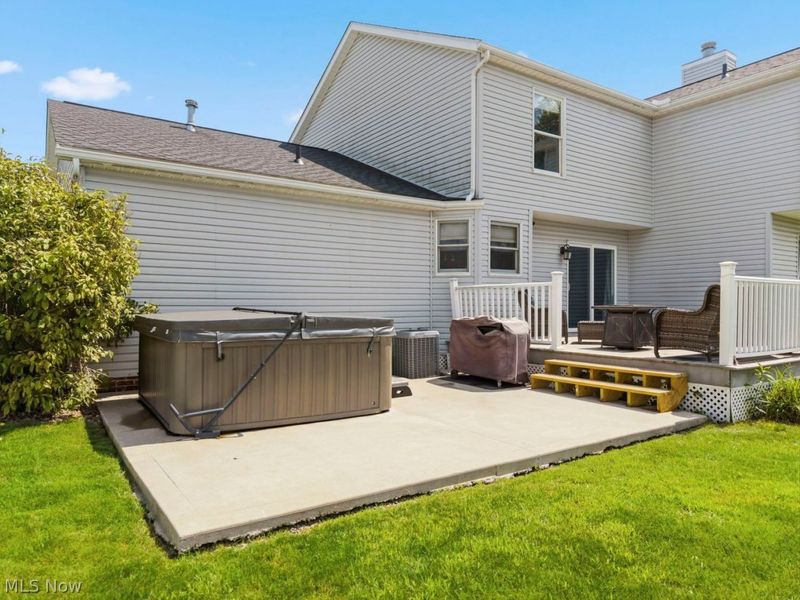1275 Cheverton Avenue, Louisville, OH 44641 Photo 6