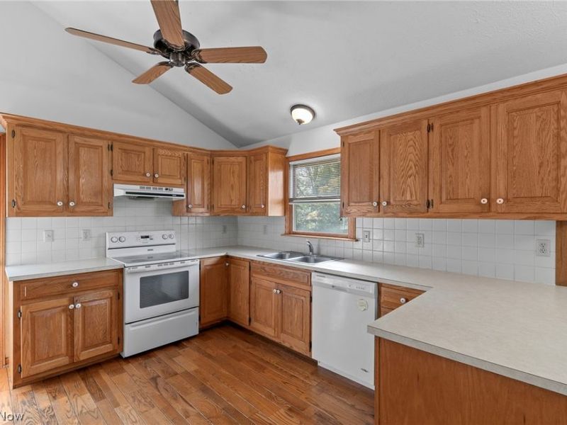 1532 Ellesmere Avenue NW, North Canton, OH 44720 Photo 16