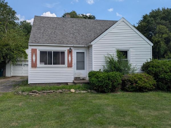 6301 Coulson Court, Lansing, MI 48911