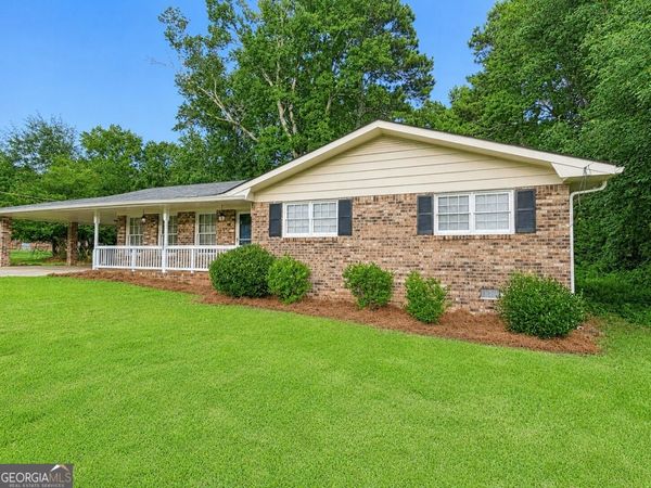886 Oakhill Court, Stone Mountain, GA 30078