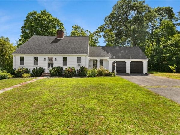 14 Whitehill St, Taunton, MA 02780