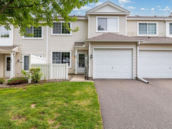 422 Leeward Trail , Woodbury, MN 55129