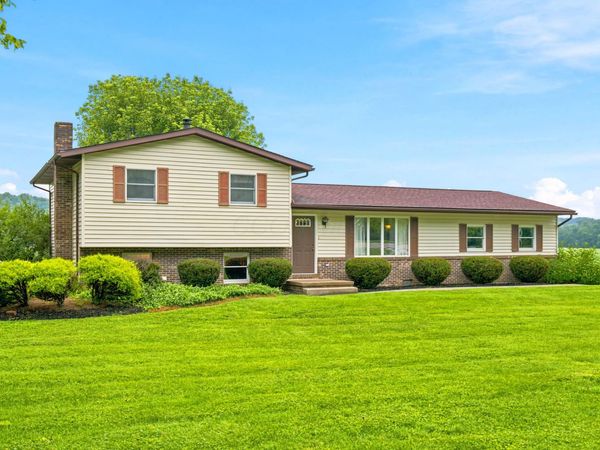 44480 US Highway 36 , Coshocton, OH 43812