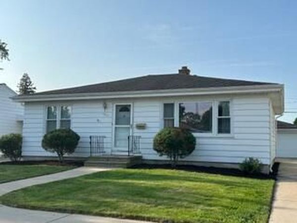 1913 25th STREET, Kenosha, WI 53140
