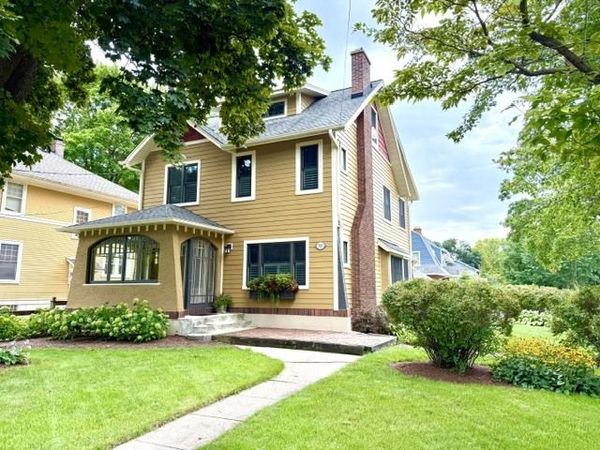 523 Prairie Street , St. Charles, IL 60174
