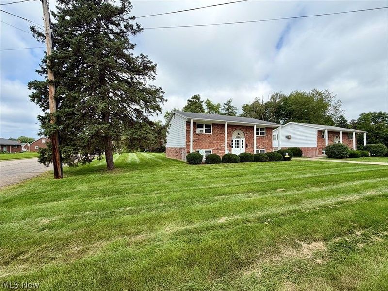 813 S Nickelplate Street, Louisville, OH 44641 Photo 8
