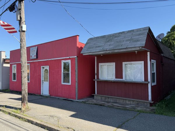 69 Main Street , East Millinocket, ME 04430