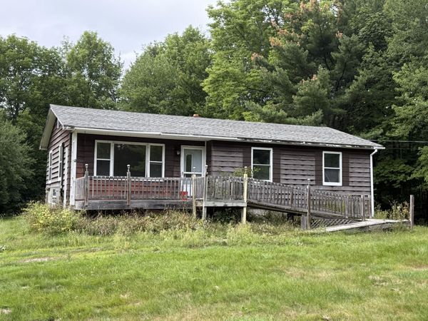 181 Lakeview Road , Glenburn, ME 04401